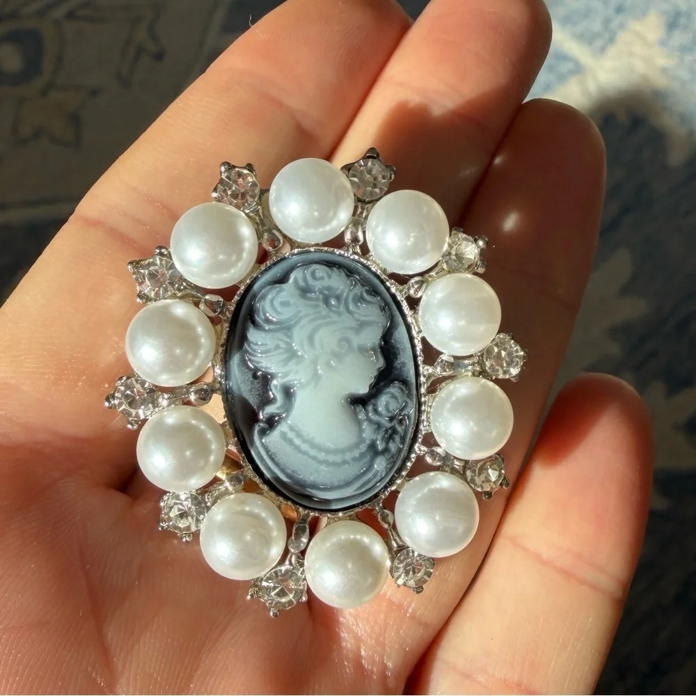 Vintage Pearl Cameo Brooch